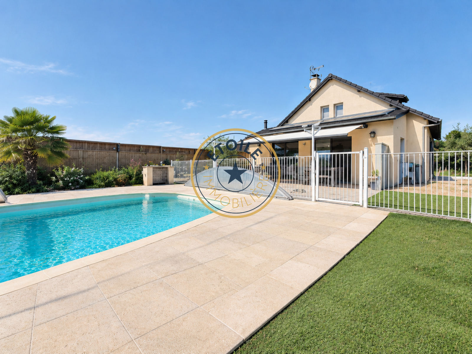 Maison 8 pièces 187 m² · à Corze · 187 m² · 349 000 €